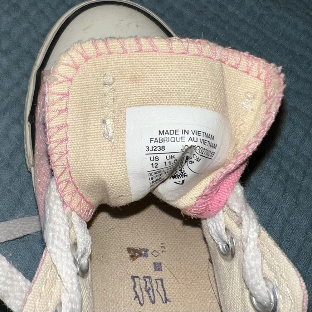 Converse Light Pink Sneakers